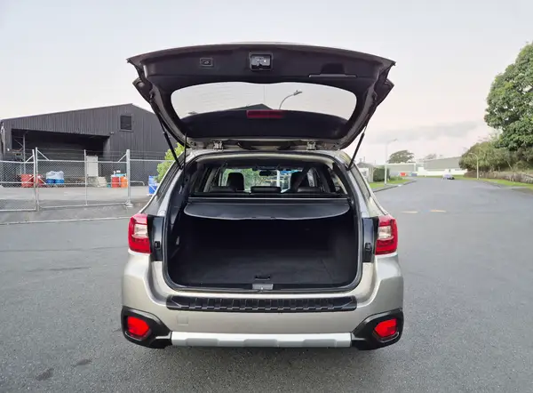 2015 Subaru Outback 2500cc Petrol Carousel 9