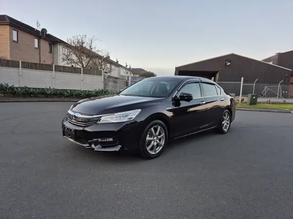 2017 Honda Accord Hybrid LX Carousel 9