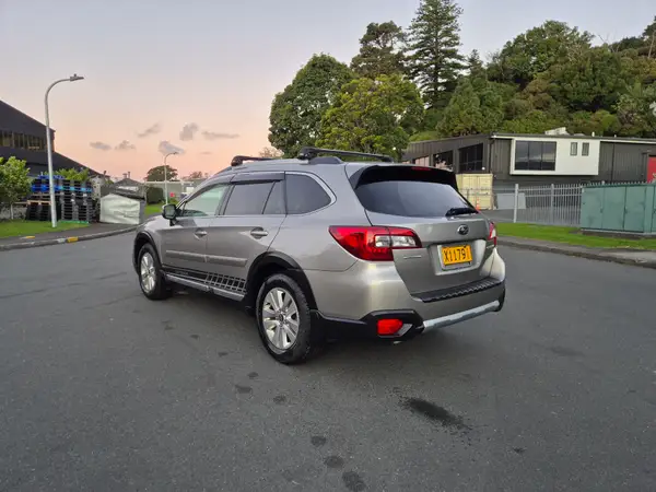 2015 Subaru Outback 2500cc Petrol Carousel 6