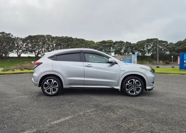 2014 Honda Vezel Z Hybrid Carousel 2