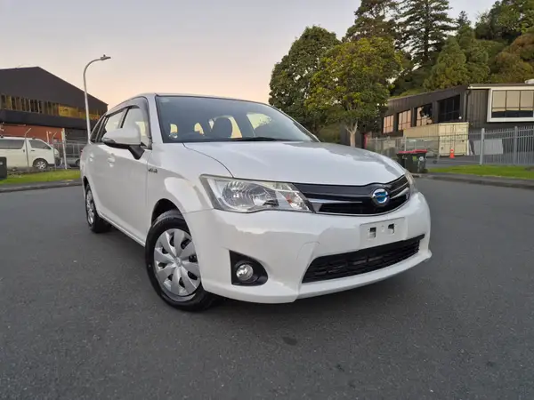 2015 Toyota Corolla Fielder Hybrid