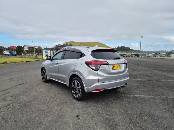 2014 Honda Vezel Z Hybrid Carousel 6
