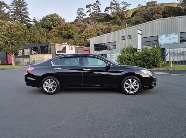 2017 Honda Accord Hybrid LX Carousel 2