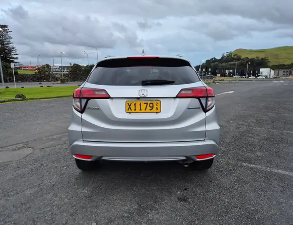 2015 Honda Vezel Z Hybrid Carousel 5