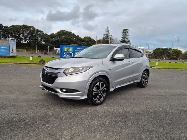2015 Honda Vezel Z Hybrid Carousel 9