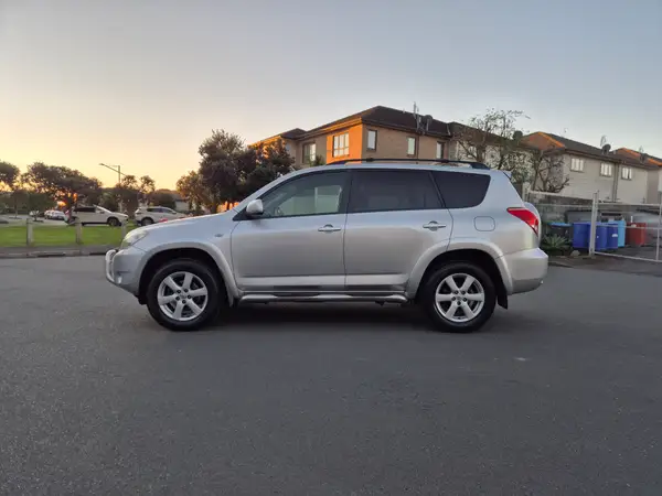 Toyota RAV 4 | Limited Wagon 4A | 2400cc | 4WD Carousel 7