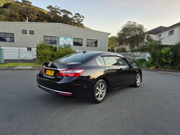 2017 Honda Accord Hybrid LX Carousel 4