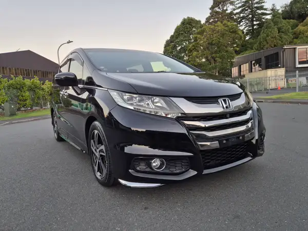 2017 Honda Odyssey Absolute x | 2400cc Petrol | 8 Seater | Fresh Import Carousel 1