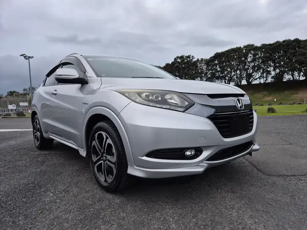 2015 Honda Vezel Z Hybrid Carousel 3