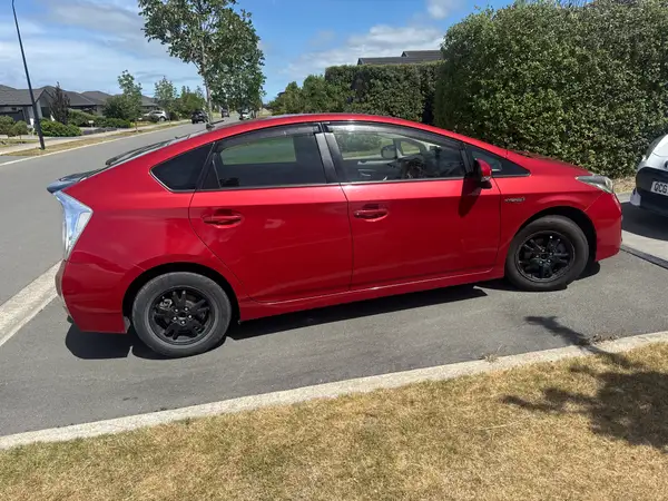 Toyota Prius 2014 Carousel 3