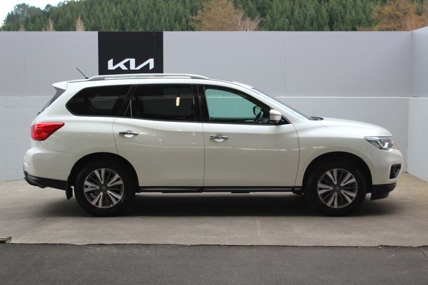 2017 Nissan Pathfinder ST-L 3.5 4WD Auto Carousel 1