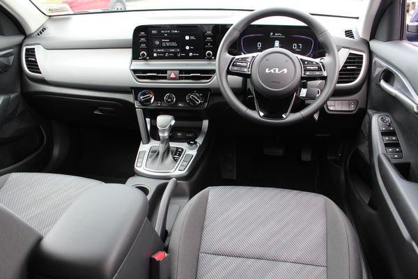 2026 Kia Seltos LX 2.0 SUV Carousel 8