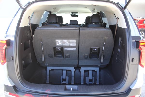 2025 Kia Carnival Premium 2.2L Turbo Diesel 8-Seat Carousel 19