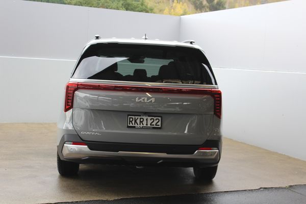 2025 Kia Carnival Deluxe 2.2L Turbo Diesel 8 Speed Auto Carousel 6