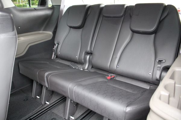 2025 Kia Carnival Deluxe 2.2L Turbo Diesel 8 Speed Auto Carousel 9