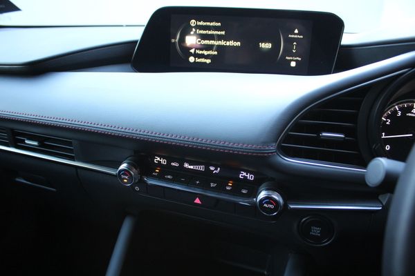 2025 Mazda 3 SP25 2.5 Auto Carousel 13