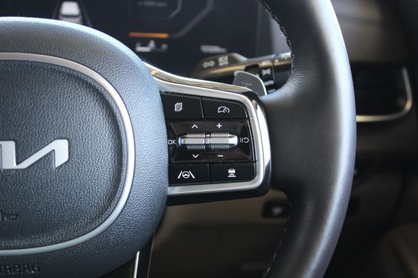 2025 Kia Carnival Premium 2.2L Turbo Diesel 8-Seat Carousel 11