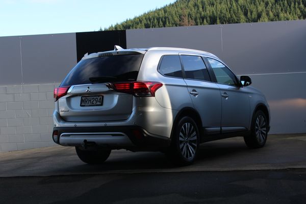 2020 Mitsubishi Outlander LS 2.4 4WD Auto Carousel 5