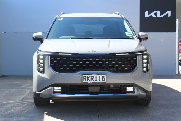 2025 Kia Carnival Premium 2.2L Turbo Diesel 8-Seat Carousel 6