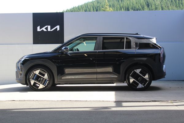 2026 Kia EV3 Earth 2WD LR Carousel 2