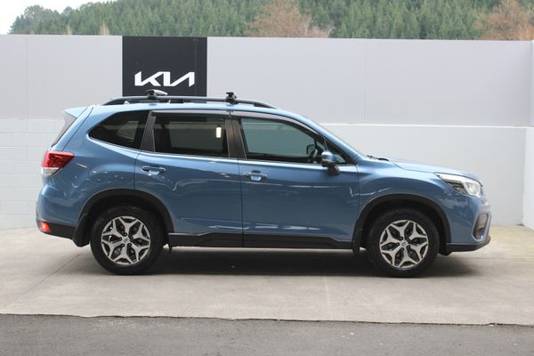 2018 Subaru Forester 2.5 AWD Auto Carousel 1