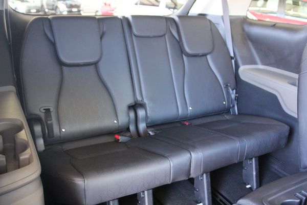 2025 Kia Carnival Premium 2.2L Turbo Diesel 8-Seat Carousel 18