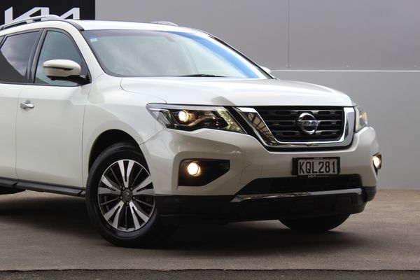2017 Nissan Pathfinder ST-L 3.5 4WD Auto Carousel 6