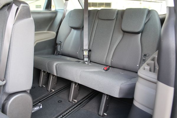 2025 Kia Carnival EX 2.2L Turbo Diesel 8 Speed Auto Carousel 11