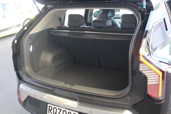2026 Kia EV3 Earth 2WD LR Carousel 19