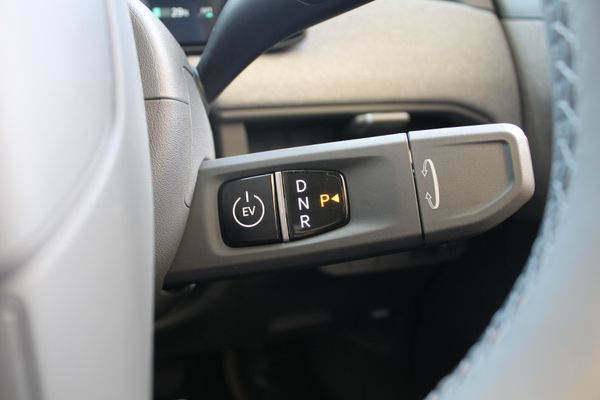 2026 Kia EV3 Earth 2WD LR Carousel 12
