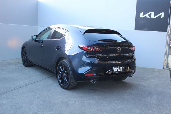 2025 Mazda 3 SP25 2.5 Auto Carousel 2