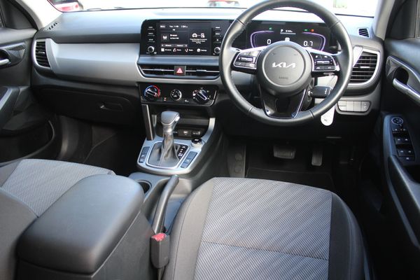 2025 Kia Seltos LX 2.0 Auto Carousel 8