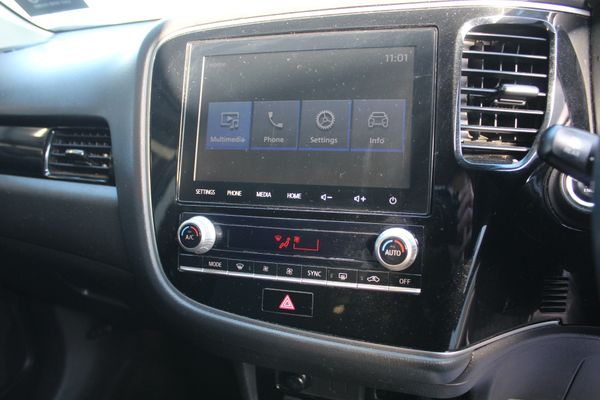 2020 Mitsubishi Outlander LS 2.4 4WD Auto Carousel 12