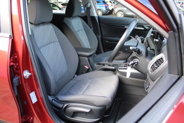 2025 Kia Seltos LX 2.0 Auto Carousel 9