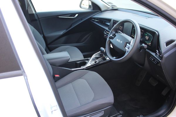 2023 Kia Niro PHEV Light 1.6L Carousel 9