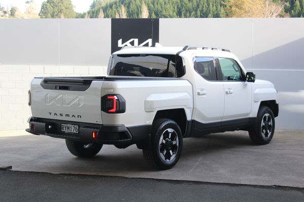 2026 Kia Tasman X-Line 2.2L Turbo Diesel Auto 4WD Carousel 2