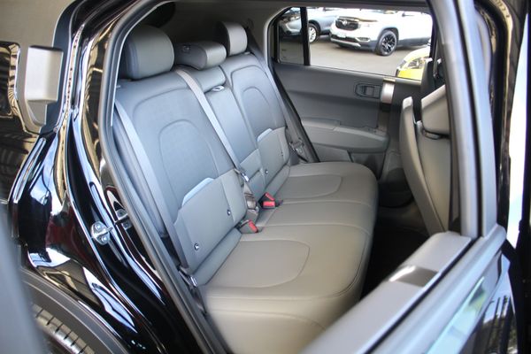 2026 Kia EV3 Earth 2WD LR Carousel 17