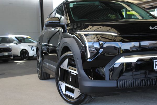 2026 Kia EV3 Earth 2WD LR Carousel 6