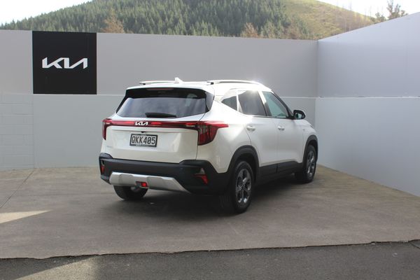 2024 Kia Seltos LX 2.0 Auto Carousel 6