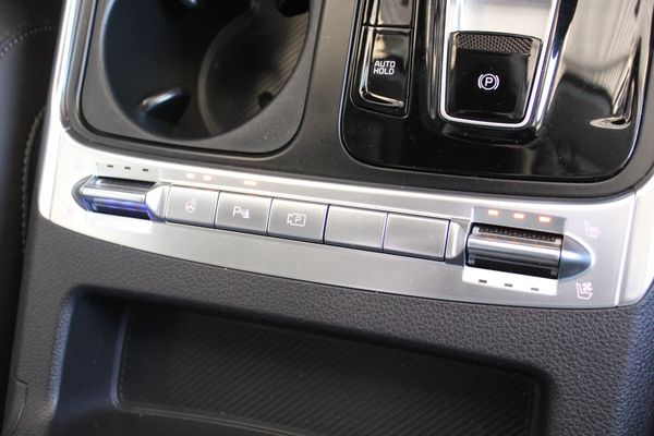 2025 Kia Carnival Premium 2.2L Turbo Diesel 8-Seat Carousel 16