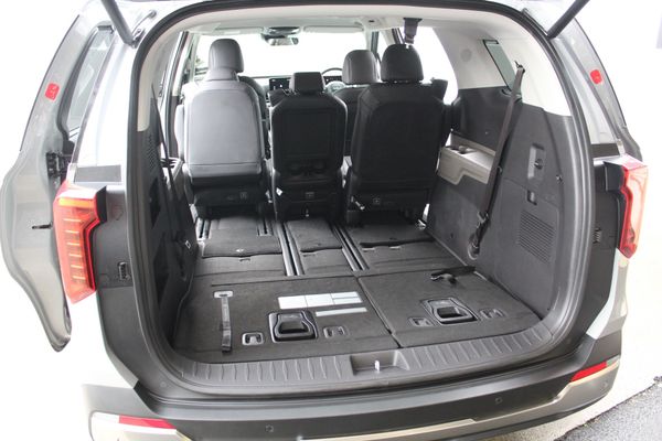 2025 Kia Carnival Deluxe 2.2L Turbo Diesel 8 Speed Auto Carousel 10