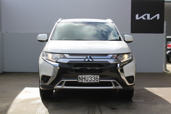 2021 Mitsubishi Outlander LS 2.4 2WD 7-SEAT Carousel 5