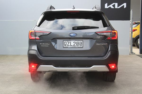 2024 Subaru Outback Sport 2.5 AWD Auto Carousel 3