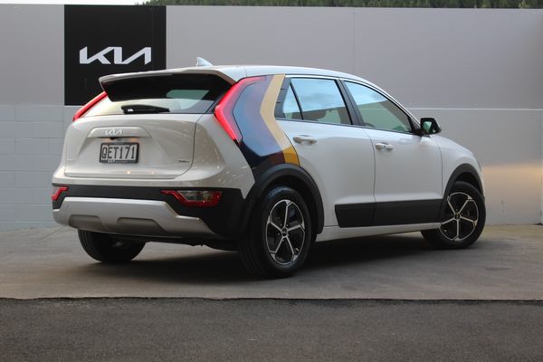 2023 Kia Niro PHEV Light 1.6L Carousel 2