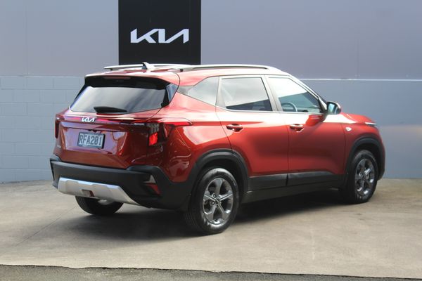 2025 Kia Seltos LX 2.0 Auto Carousel 2