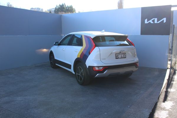 2023 Kia Niro PHEV Light 1.6L Carousel 8