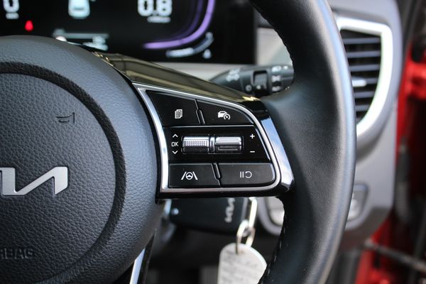 2025 Kia Seltos LX 2.0 Auto Carousel 11