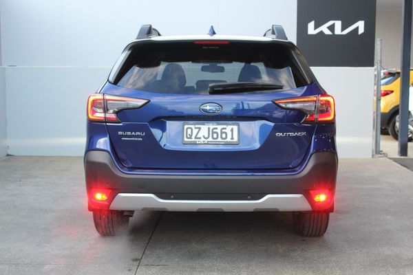 2024 Subaru Outback Sport 2.5 AWD Auto Carousel 3