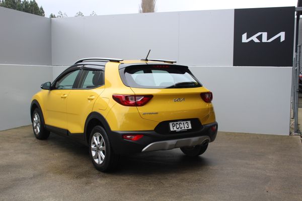 2022 Kia Stonic LX 1.4P Carousel 4