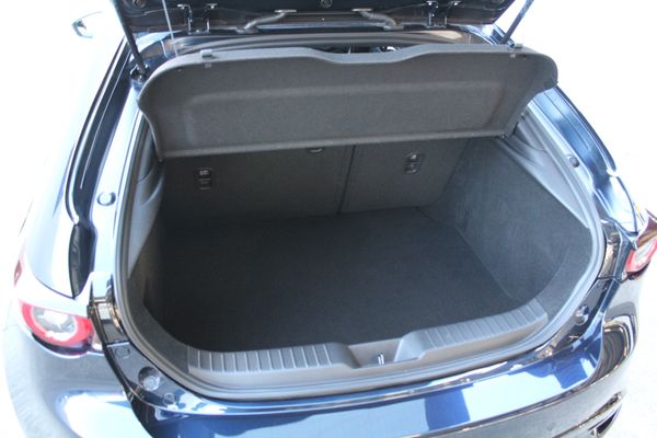 2025 Mazda 3 SP25 2.5 Auto Carousel 8